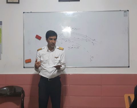 حضور استاد خلبان کایپتان غلامرضا ثابت در آموزشگاه